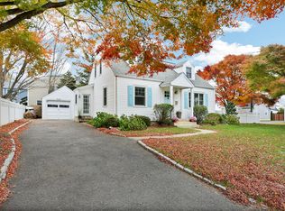 10 Flax Rd, Fairfield, CT 06824