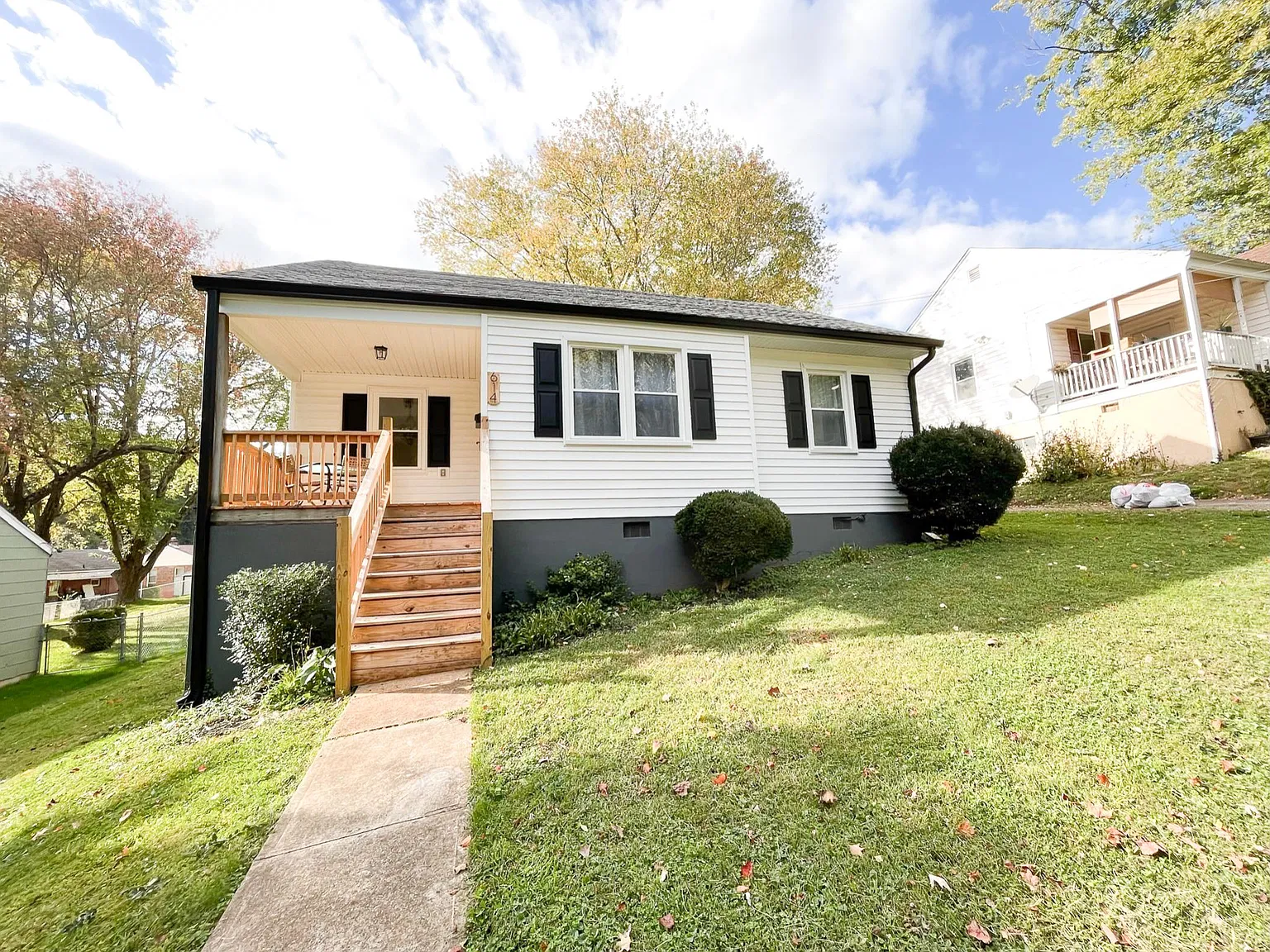 614 Sussex St — Photo 1