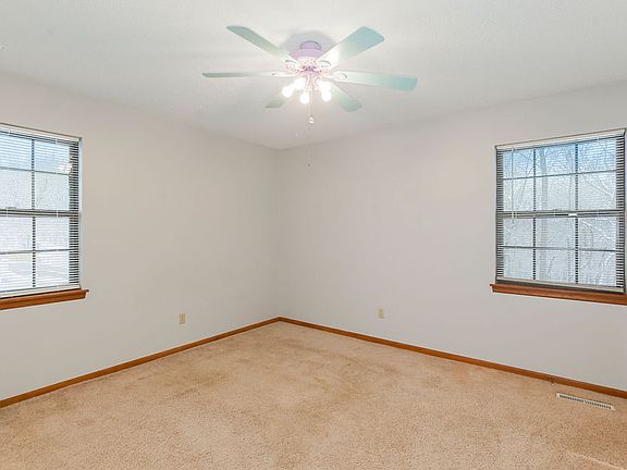 5th image of 717 SE Shawn Dr #4A-660012
