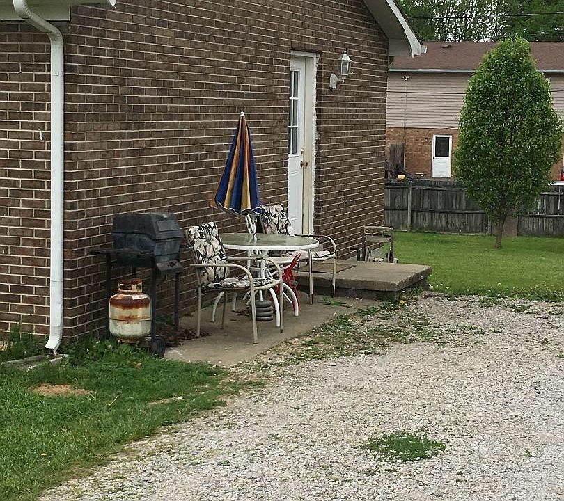 2nd image of 104 Sharon Dr