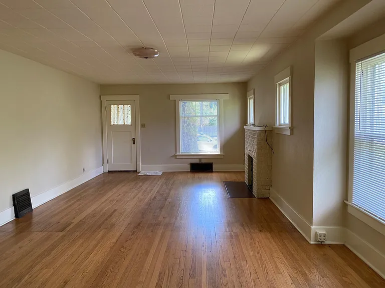 620 E Fontanero St — Photo 3