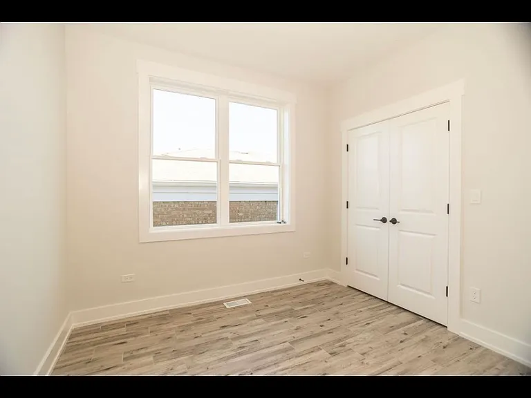 5754 N Elston Ave #2 — Photo 9