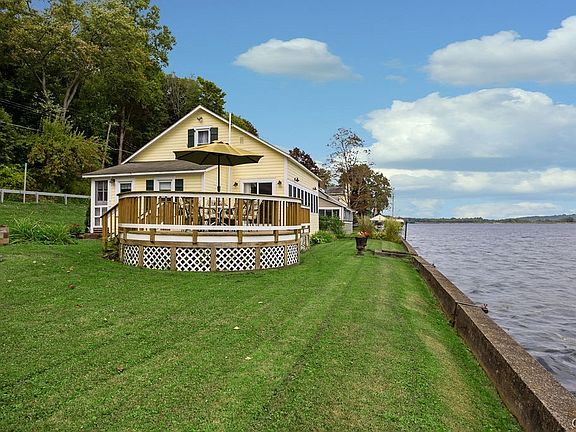3rd image of 431 W Lake Rd