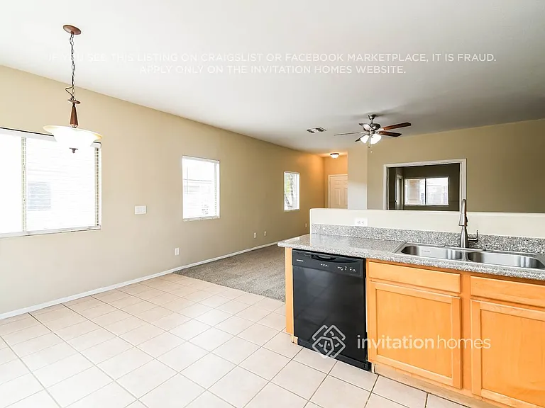 1182 E Desert Moon Trl — Photo 8