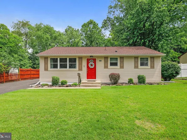 745 Aston Martin Dr, Lindenwold, NJ 08021