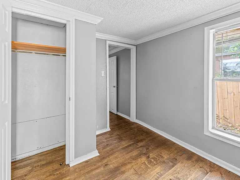 2318 Saxon St #A/B — Photo 13