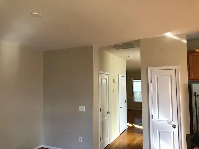 3 bed, 3.5 bath, 2000 sqft, $2,700 — Photo 4
