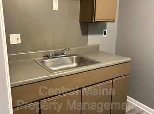 129 Oak St APT 1, Lewiston, ME 04240