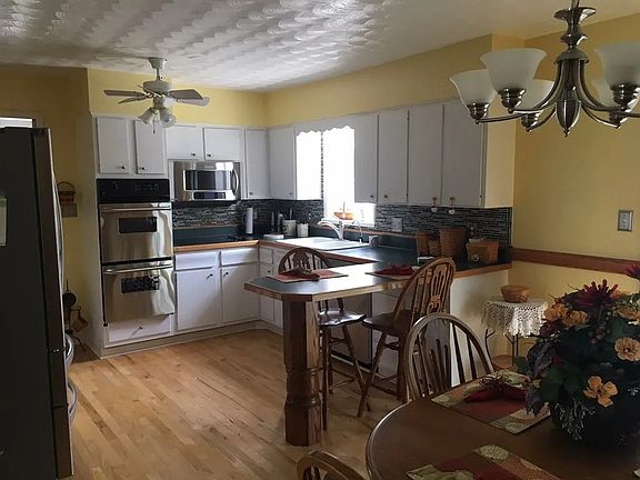 3rd image of 26 Orchard Ln