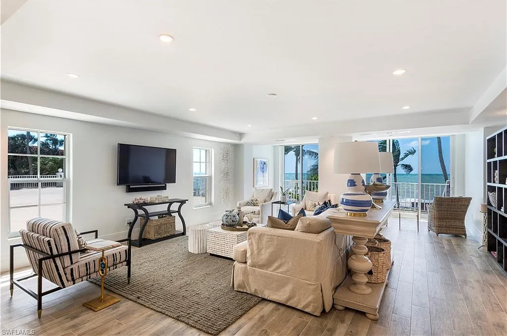 3 bed, 3.5 bath, 2636 sqft, $38,000 — Photo 4