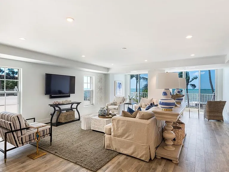 3377 Gulf Shore Blvd N #1B — Photo 4