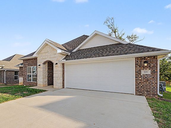4th image of 221 Spicewood Trl