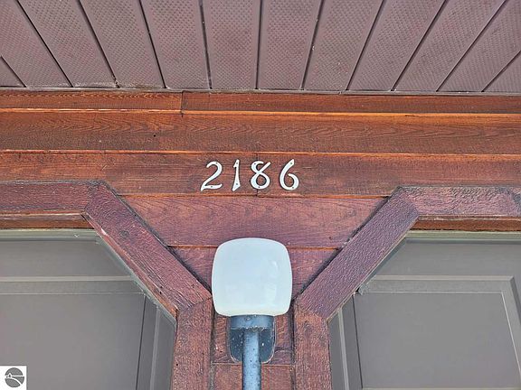 2nd image of 2186 Hammond Pl W