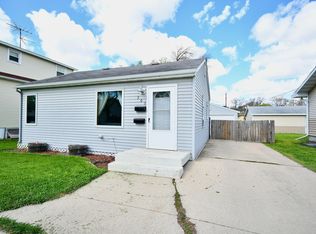 305 22nd St S, Fargo, ND 58103
