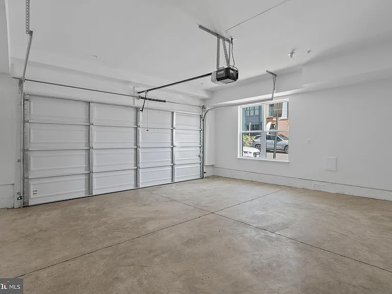 2038 Tysons Ridgeline Rd — Photo 39