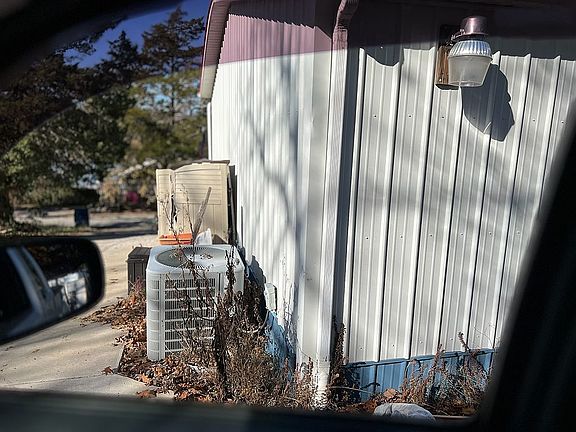 4th image of 62 Mimosa Ln