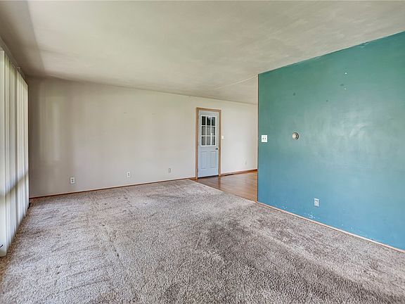 4th image of 914 N Long St