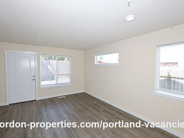 5407 SE 121st Ave — Photo 15