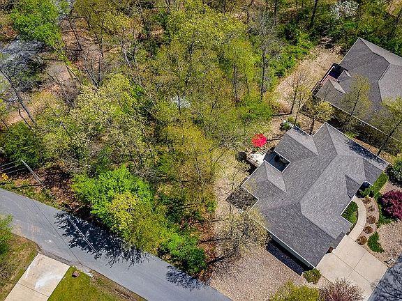 4th image of 1 Cresswell Cir