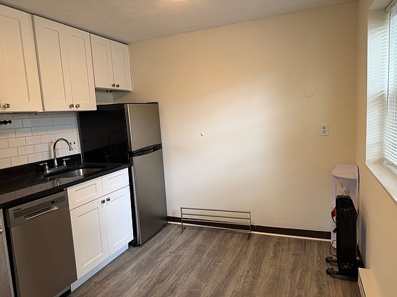 3rd image of 108 Broadway APT 1