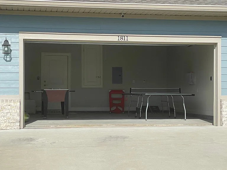 1811 Medlin Ct — Photo 3