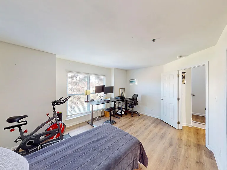 521 N Graham St #3E — Photo 16