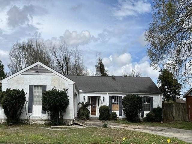 1st image of 2207 N Von Braun Ct