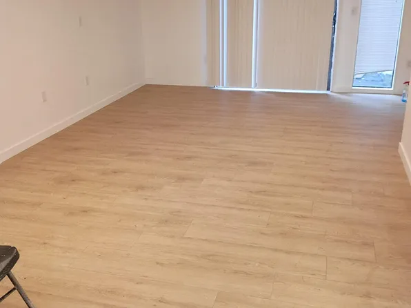 2526 NE 195th St #3, Seattle, WA 98155