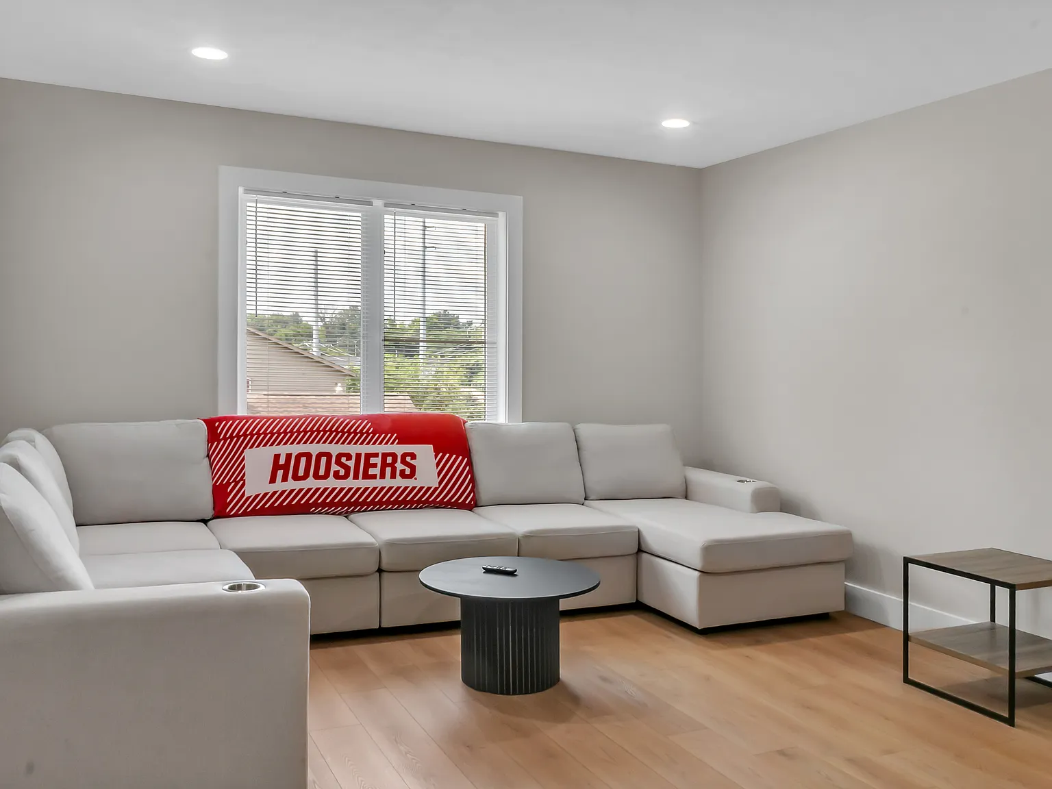 5 bed, 2100 sqft, $7,250 — Photo 4