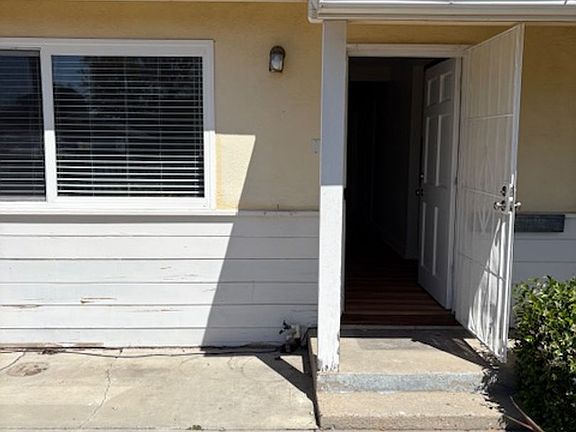 5th image of 183 E Dana St