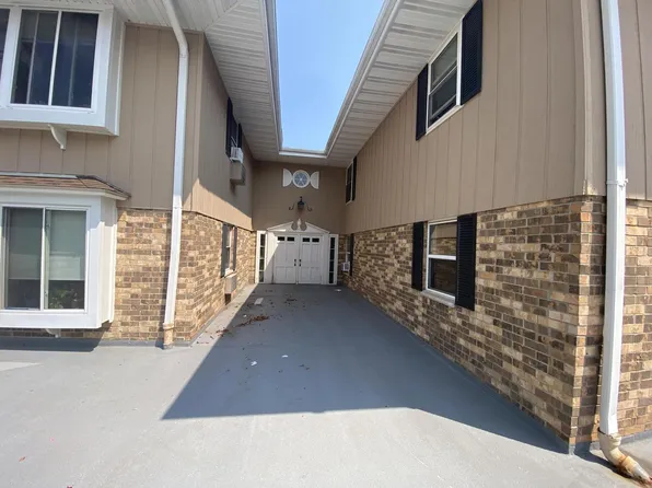 5650 West Wahner AVENUE #206, Brown Deer, WI 53223
