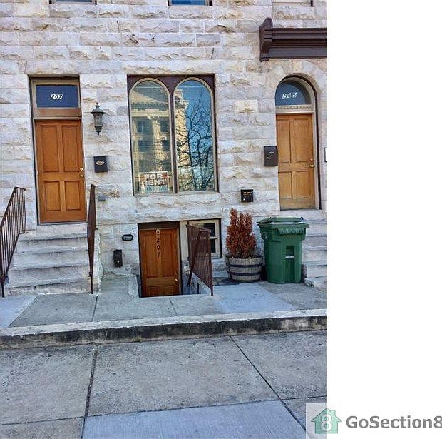 1st image of 207A E North Ave