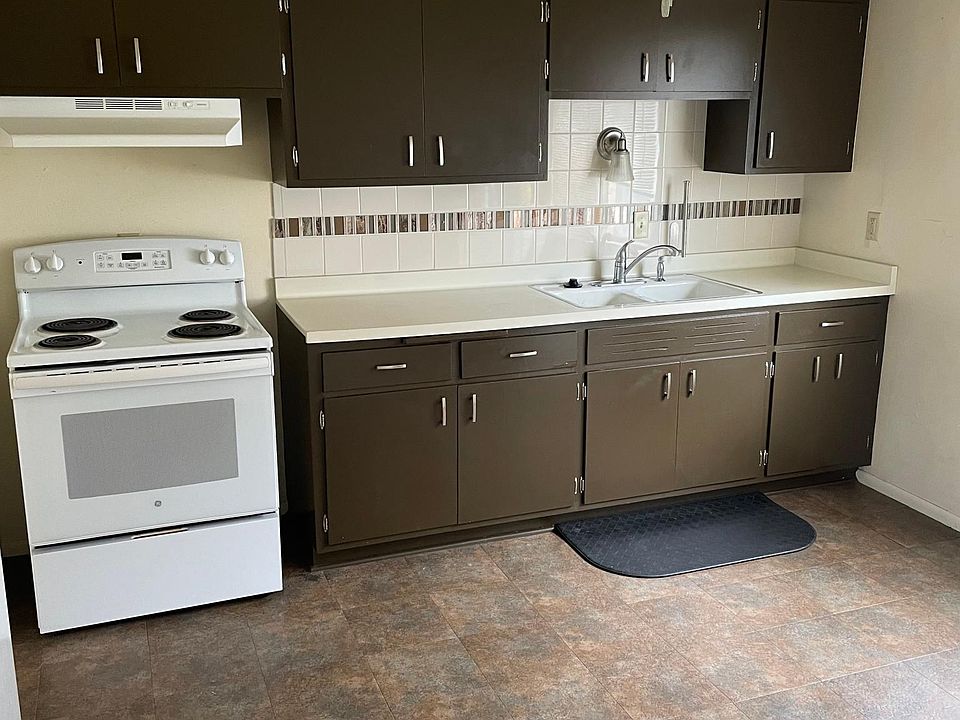 2nd image of 424 S 70th St
