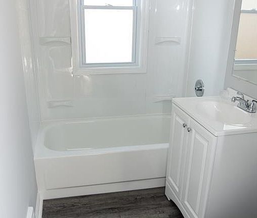 4th image of 458 E 327th St