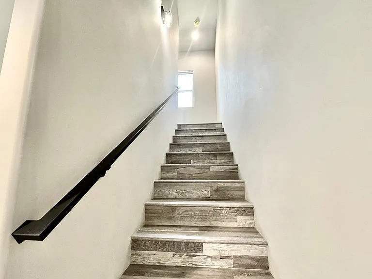 720 N Walnut St #13 — Photo 15