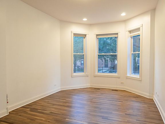 Living room Upper level