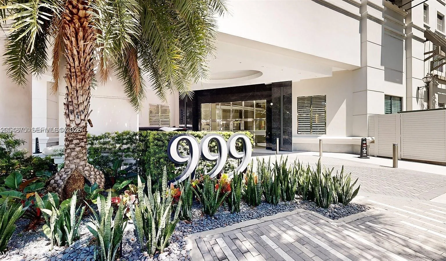 Nine At Mary Brickell Vil — Photo 1
