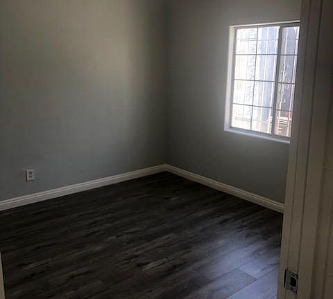 3rd image of 2619 W 67th St
