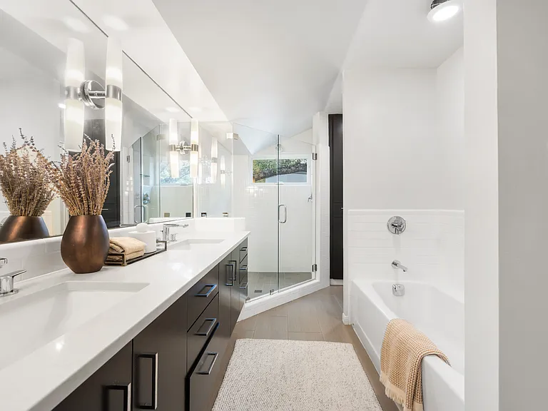 306 Pleasant Dr — Photo 14