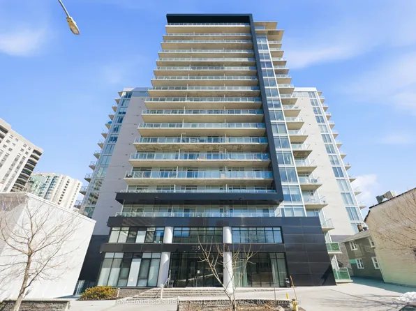 255 Bay St #1701, Ottawa, ON K1R 0C5