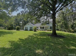 350 Elmwood Estates Dr, Washington, MO 63090