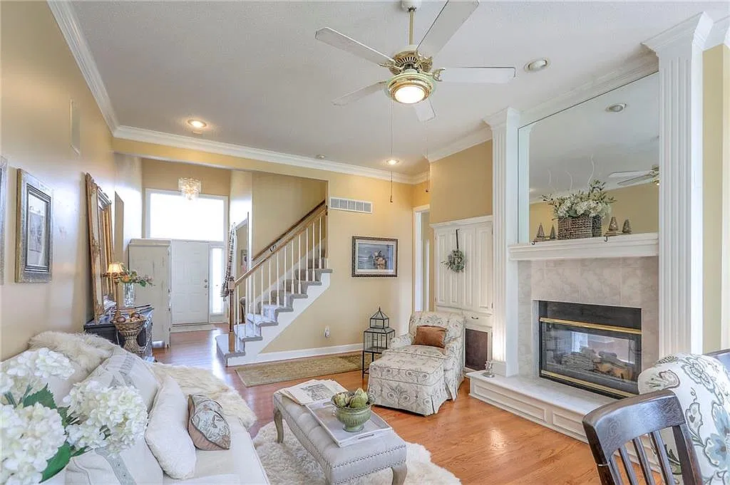 4 bed, 3381 sqft, $3,450 — Photo 4