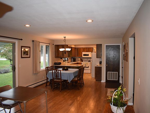 5th image of 733 N Weaver Ave