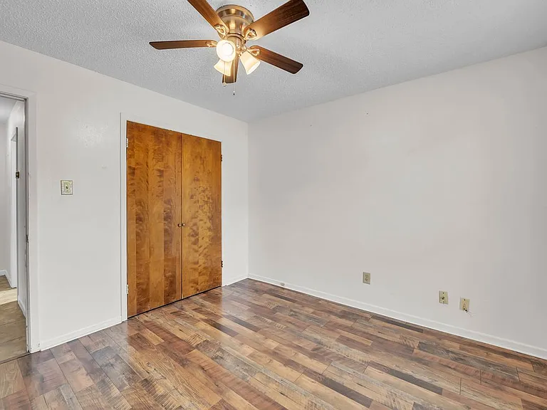 613 Manning Dr — Photo 5