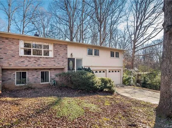 1734 Woodberry Rd, Charlotte, NC 28212