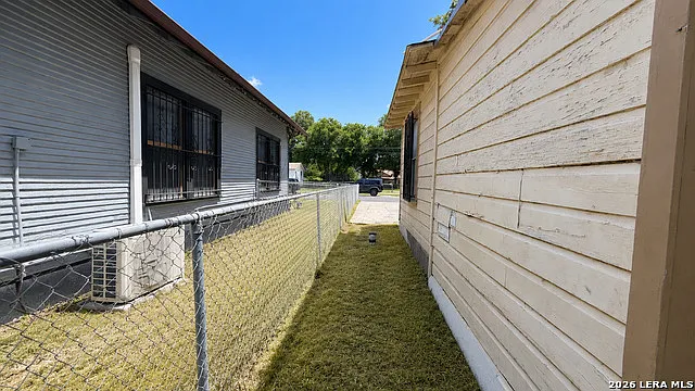 1817 San Luis St — Photo 12