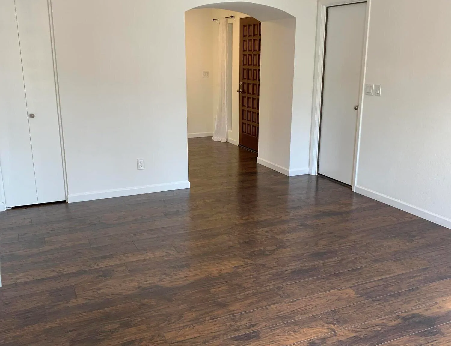 3 bed, 2.0 bath, 1616 sqft, $3,200 — Photo 3