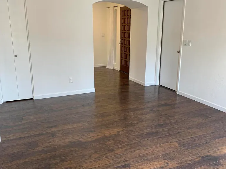 6614 E Sandra Ter — Photo 3