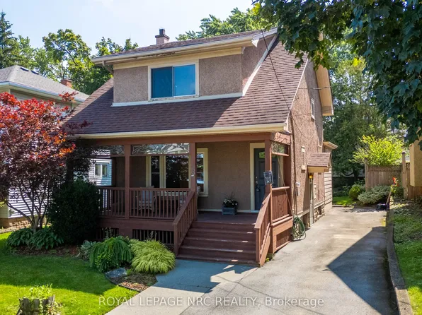 18 Chapel St N, Thorold, ON L2V 2E2