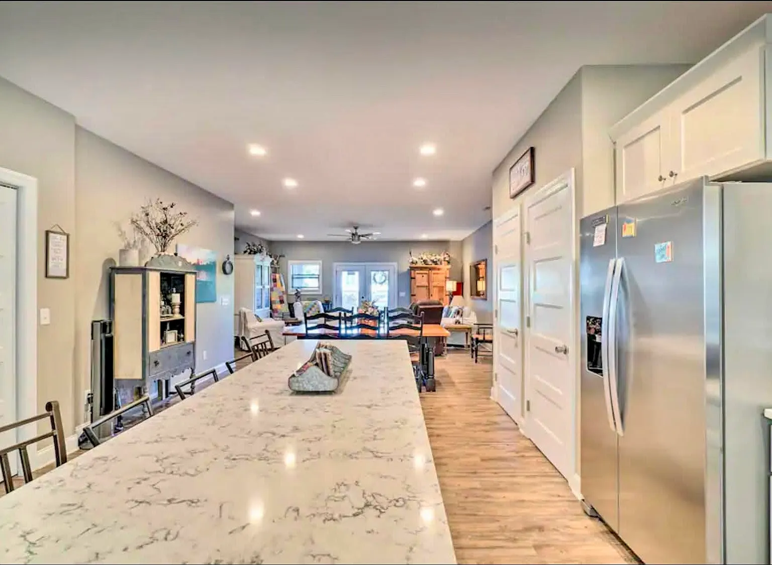 3 bed, 2.5 bath, 1680 sqft, $2,200 — Photo 4